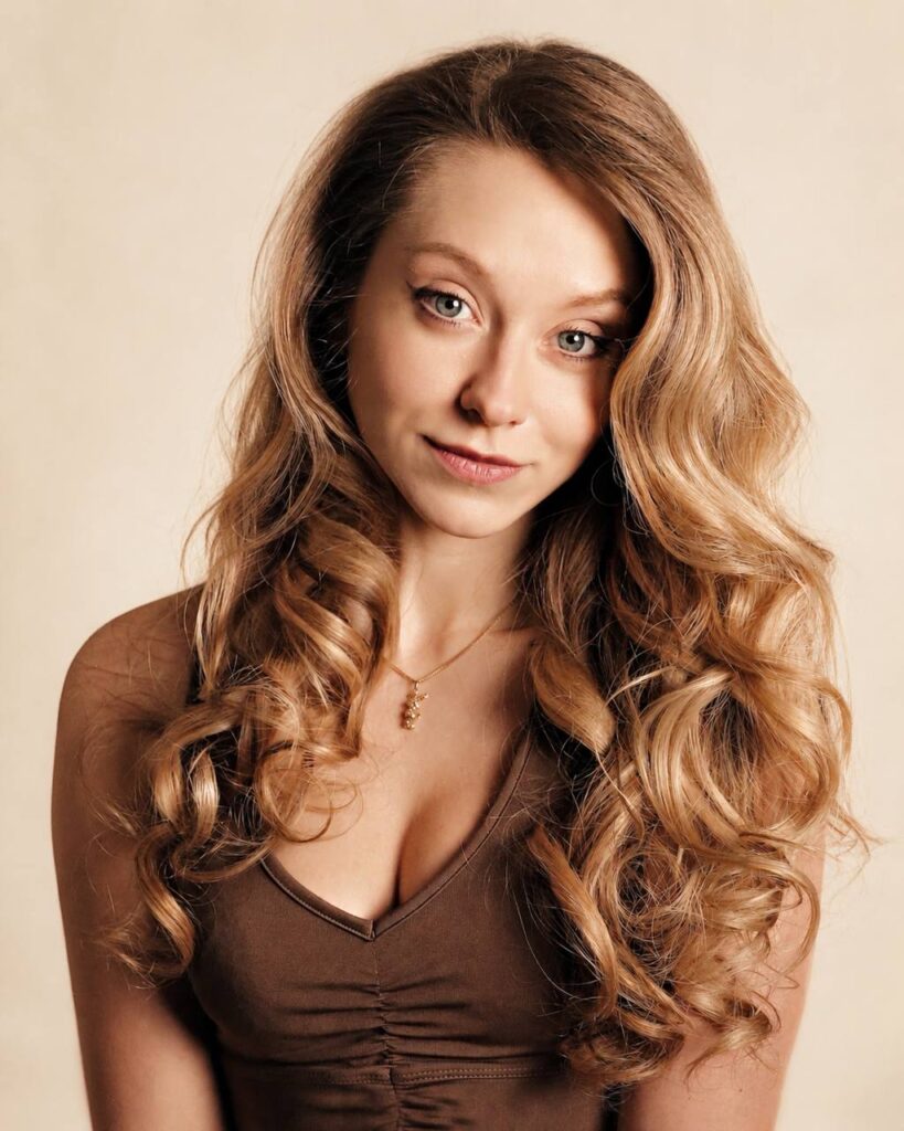 Елена Каяжди